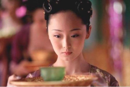 Cung nữ tranh nhau 'rửa lỗ rồng' hoàng đế mỗi ngày: Bắt nguồn từ 2 nguyên nhân không ngờ