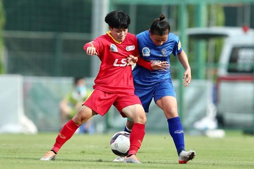 HLV Kim Chi và học trò 'phát khóc' vì trọng tài bắt sai trước đội bóng có cùng chủ với Hà Nội FC