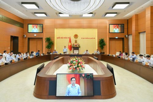 Nhân viên y tế chuyển từ công sang tư không phải là 'chảy máu chất xám'