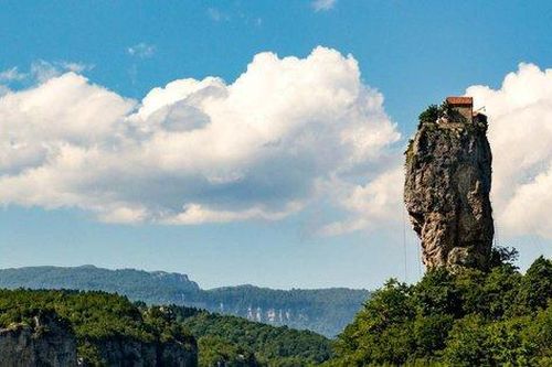 'Chuyến hành hương' trên 9 tầng mây giữa lòng châu Âu