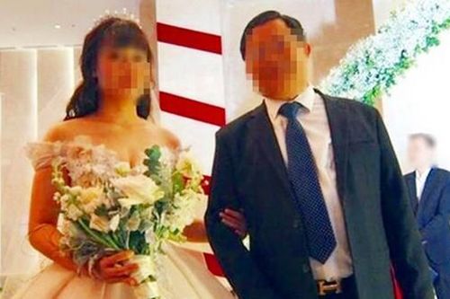 Gia đình 'hot girl Bắc Giang': Nghèo khó, xấu hổ vì con