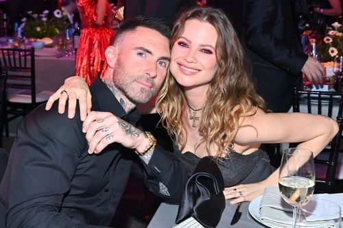 Hình tượng 'trai hư quay đầu' của Adam Levine sụp đổ