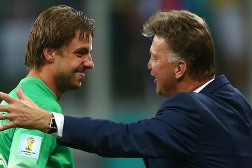 Van Gaal trừng phạt chuyên gia bắt phạt đền của tuyển Hà Lan