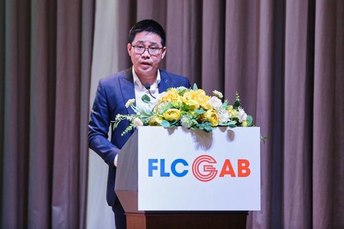 Chủ tịch Công ty Quản lý tài sản FLC từ nhiệm