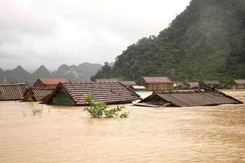 Mưa lớn 3 ngày liên tiếp, miền Trung đối diện nguy cơ lũ quét, sạt lở