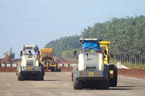 Dự án đường cao tốc Dầu Giây - Phan Thiết: Một số hạng mục còn ngổn ngang