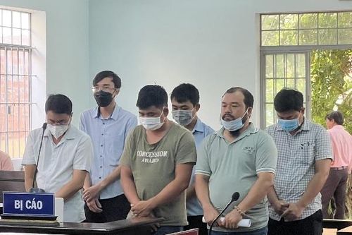 Làm giả giấy xét nghiệm Covid-19 để 'thông chốt', 6 người lĩnh án tù