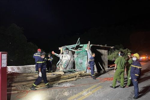Khởi tố bị can, bắt tạm giam lái xe gây tai nạn làm 4 người tử vong