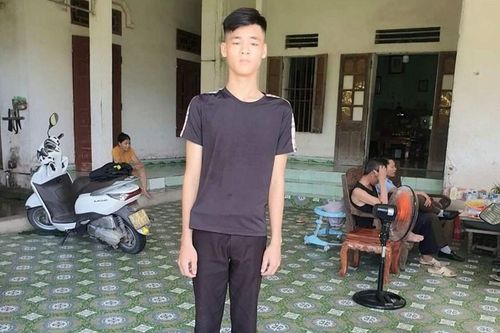 Khen thưởng cho nam sinh cứu sống 4 em nhỏ bị đuối nước