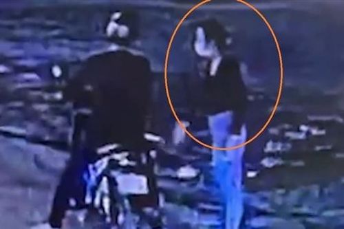 Tìm thấy bé gái 13 tuổi 'mất tích' ở cùng bạn trai trong phòng trọ