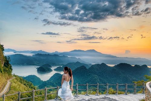 Quên lối về với cảnh non nước nên thơ tại 'thiên đường' ít người biết ở Hòa Bình