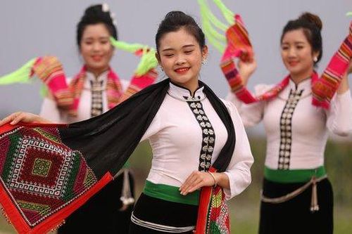 Nghệ thuật Xòe Thái biểu trưng cho khát vọng về sức khỏe và hòa hợp cộng đồng