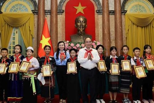 Chủ tịch nước Nguyễn Xuân Phúc: Tạo điều kiện tốt nhất cho công tác chăm sóc, giáo dục thiếu niên nhi đồng