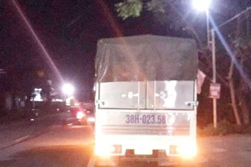 Hà Tĩnh: Bị xe tải tông khi qua đường, bé trai 4 tuổi tử vong tại chỗ