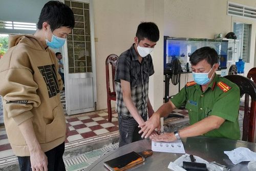 Long An tiếp nhận 34 công dân từ Campuchia về nước