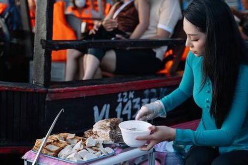 Lung linh sắc màu chợ nổi Cái Răng
