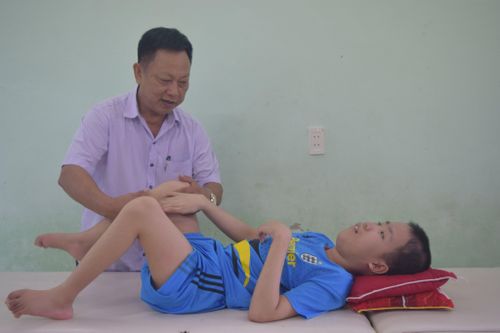 Gặp người chắp cánh ước mơ cho bao đứa trẻ khuyết tật