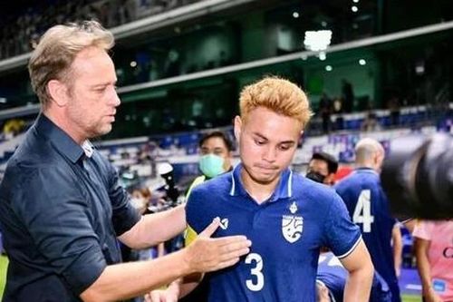 HLV Mano Polking nói gì sau trận thua mất mặt trước Malaysia?