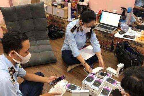 Thu giữ lô điện thoại iPhone14 không hóa đơn trị giá 1,6 tỷ đồng