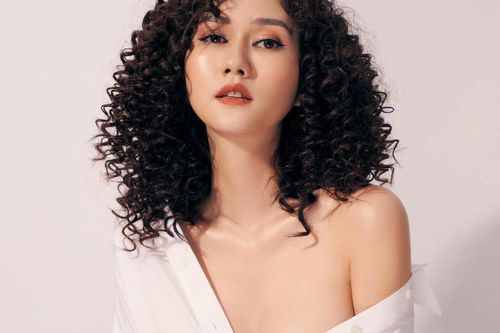 Gu thời trang đời thường nóng bỏng của 'MC VTV bị gạ 10 tỷ'