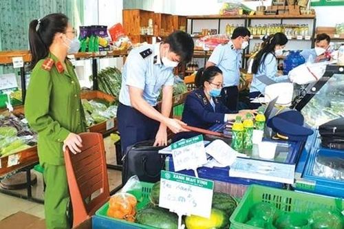 Lỗ hổng trong kiểm soát nguồn cung ứng rau ở siêu thị