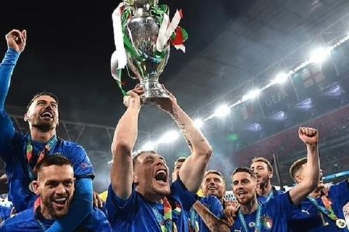 Sợ EURO 2028 'giảm giá trị', UEFA tính 'quay xe'