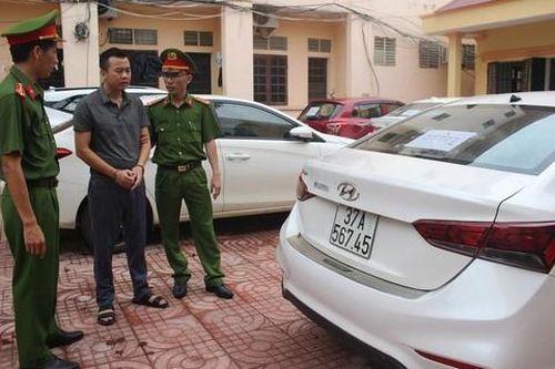 Hai 'doanh nhân trẻ' chiếm đoạt 27 chiếc ô tô như thế nào?