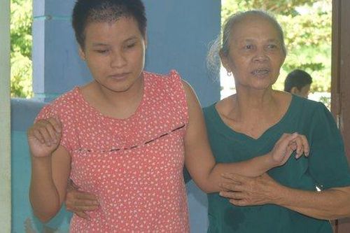 Những người 20 năm nặng lòng với trẻ khiếm khuyết