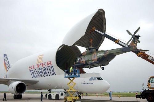 Máy bay Airbus Beluga A300-600ST thể hiện năng lực vận tải lớn hơn cả An-225