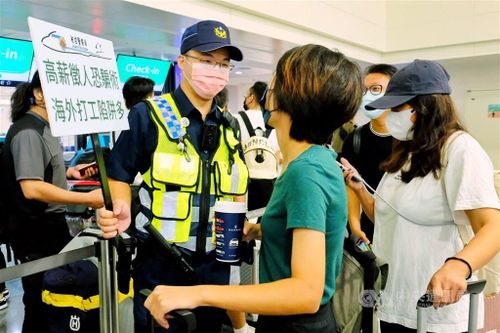 Nạn nhân ở Campuchia bị tra tấn, nhảy từ cửa sổ tầng 4 để thoát thân