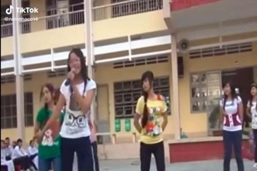 Nam Em đi hát thời đi học và hiện tại khác một trời một vực