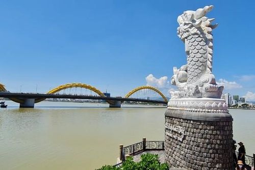 5 năm tù cho kẻ cướp giật túi xách du khách nước ngoài