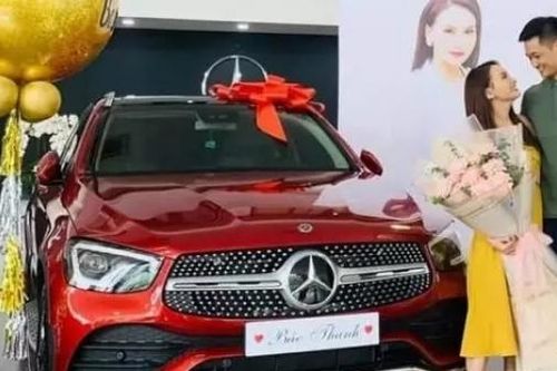 Tự thưởng xe 5 tỷ, tặng sổ đỏ cho mẹ: Bảo Thanh giàu cỡ nào?