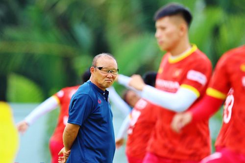 HLV Park Hang-seo trở lại luyện quân sau giai đoạn dự khán King's Cup