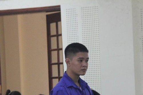 Nam thanh niên 18 tuổi hầu tòa 2 lần vì ma túy