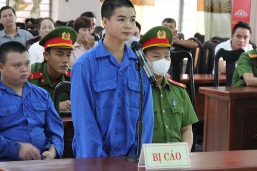 Sợ bị phát hiện, trộm dùng búa đóng đinh tấn công chủ nhà