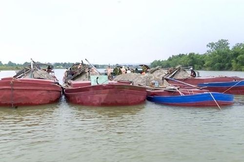 Để khoáng sản bị khai thác tràn lan, cần làm rõ hành vi 'bảo kê', dung túng