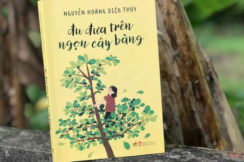 Đọc sách: 'Đu đưa trên ngọn cây bàng'