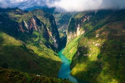 Kỳ vĩ, mênh mang Nho Quế