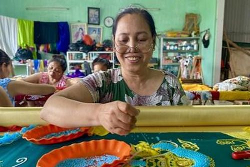 Làng Đông Cứu - Nơi thêu khăn chầu, áo ngự nức tiếng Hà thành