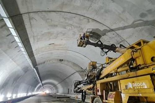 Hầm Thung Thi trên tuyến cao tốc Bắc-Nam sẵn sàng về đích