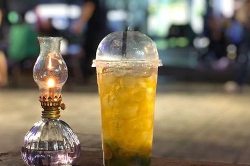 Đèn dầu trong lòng phố thị