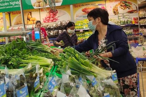 'Phù phép' rau ở chợ đưa vào siêu thị bị xử phạt thế nào?