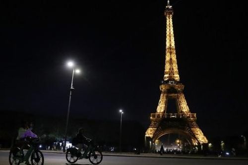 Khủng hoảng năng lượng, thủ đô Paris của Pháp cũng phải giảm thời gian 'lên đèn'