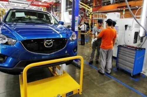 Sau Toyota, đến Mazda rút khỏi nhà máy sản xuất ô tô ở Nga