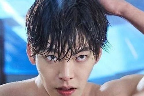 Kim Woo Bin tuyên bố khỏi ung thư vòm họng