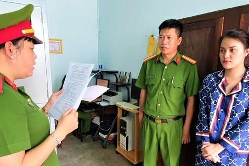 Thiếu nữ 17 tuổi đâm thủng phổi người khác vì bị nói xấu trên mạng