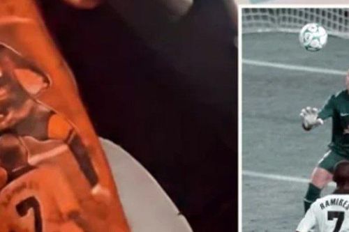 Siêu tiền vệ một thời của Chelsea treo giày ở tuổi 35