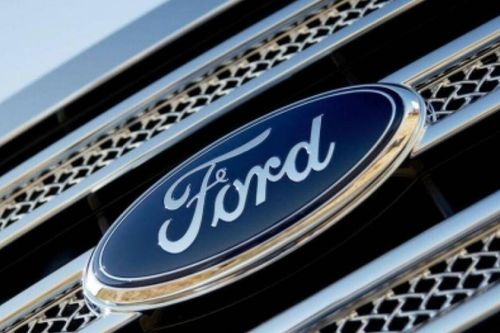 Ford không thể giao xe vì thiếu logo