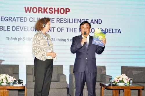 'Không mơ sông Mekong đầy phù sa nữa, mà phải chấp nhận đi lên từ khó khăn'